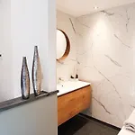 Oda ve Kahvaltı Les Erables Restaurant Linea