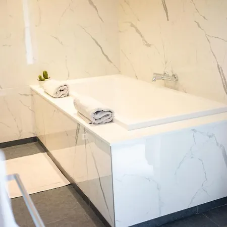 Frühstückspension Les Erables Restaurant Linea 5*